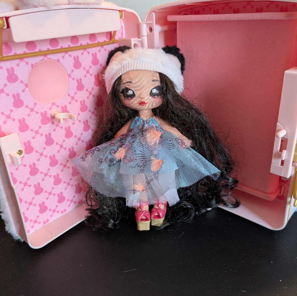 NaNaNa Doll,Backpack/ Dollhouse. 1 Pair Shoes. 1 Outfit